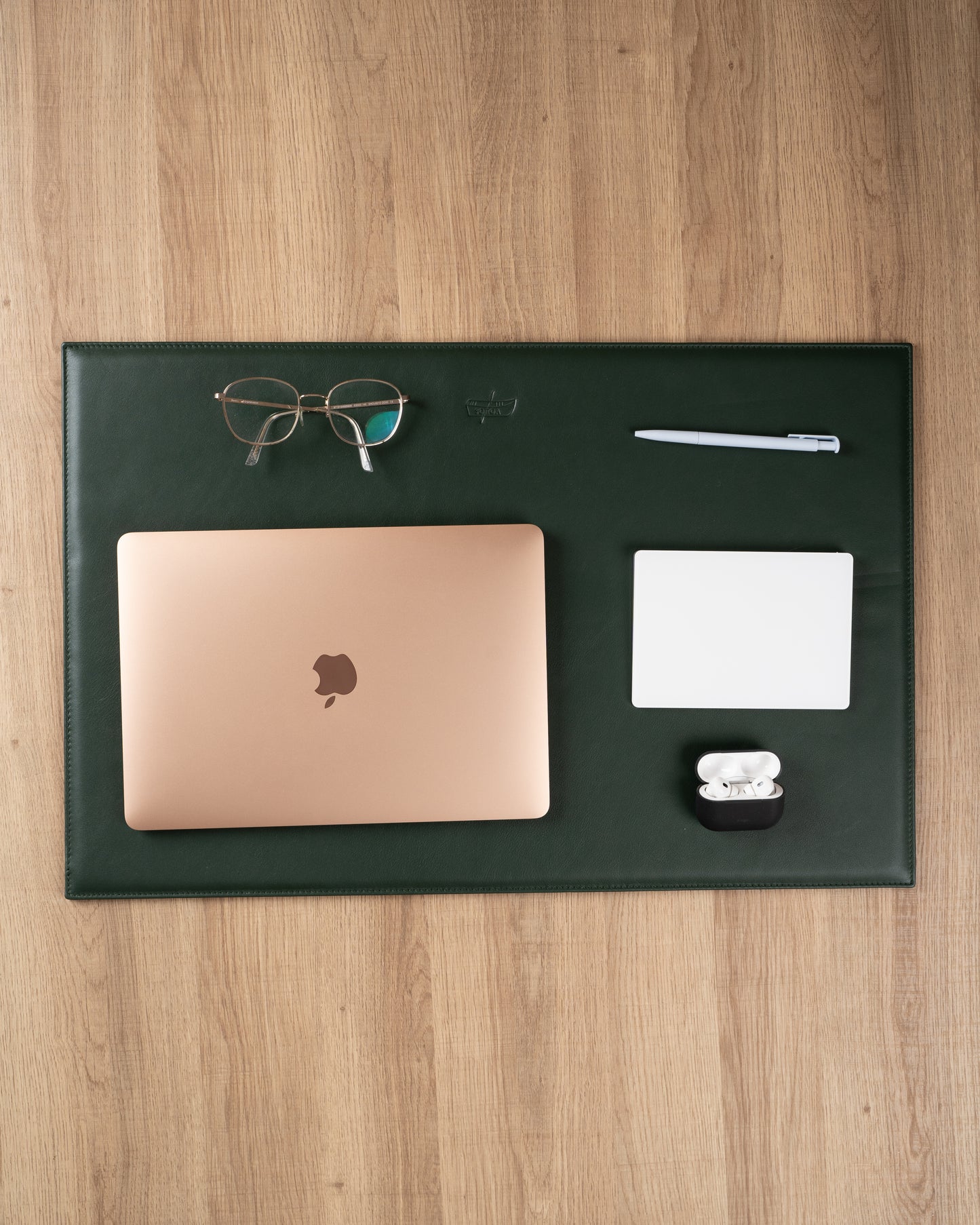 Copenhagen green desk