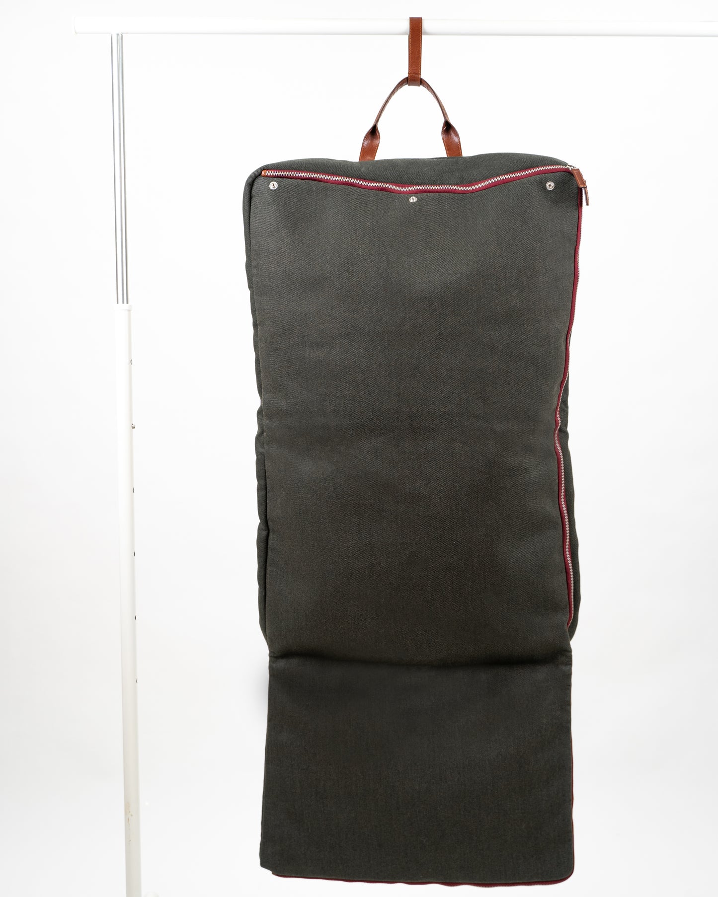 DUKES GREEN GARMENT CARRIER