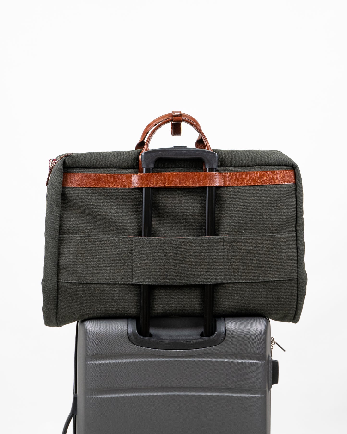 DUKES GREEN GARMENT CARRIER