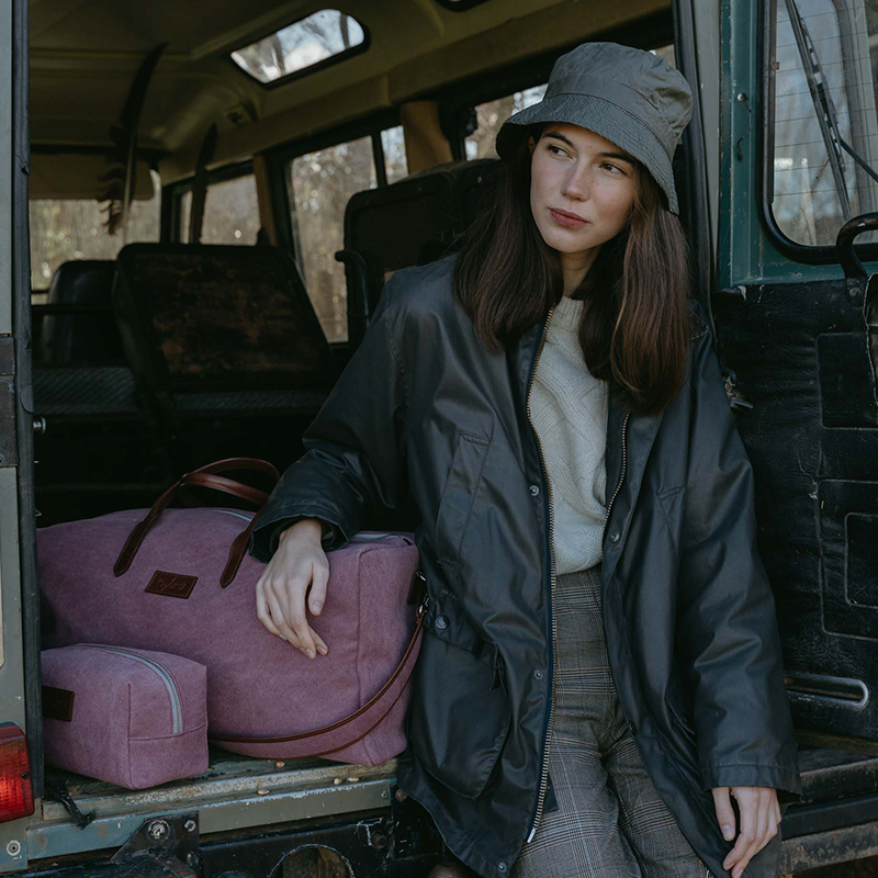 FORMBY BAG + NECESSARY CASE